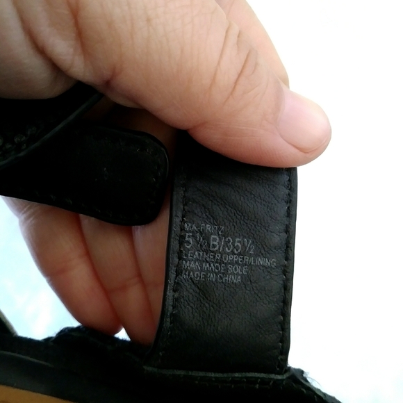 BCBG MAX AZRIA Fritz Open toe High Heels - Picture 7 of 7